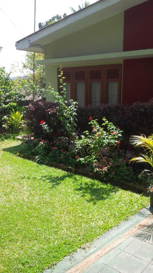 Appartamento Jayawimana Kandy Esterno foto